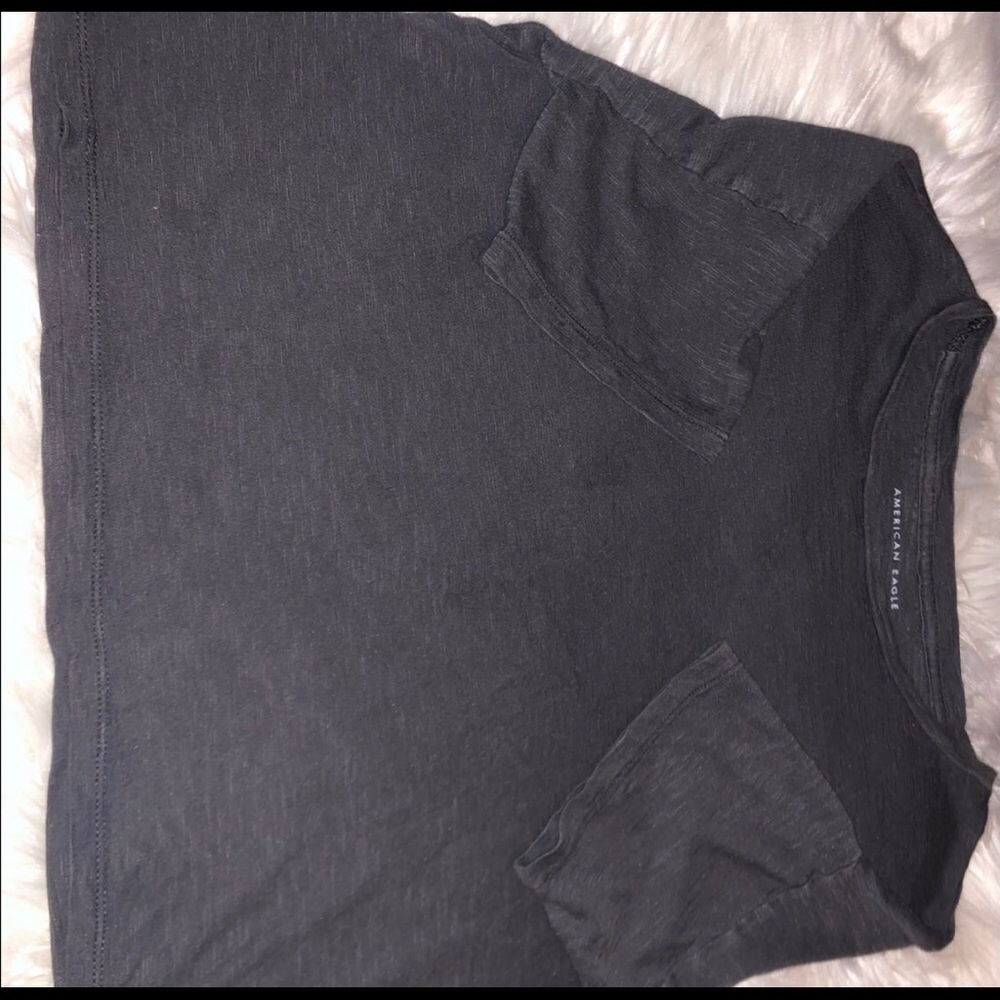 dark gray American eagle t-shirt